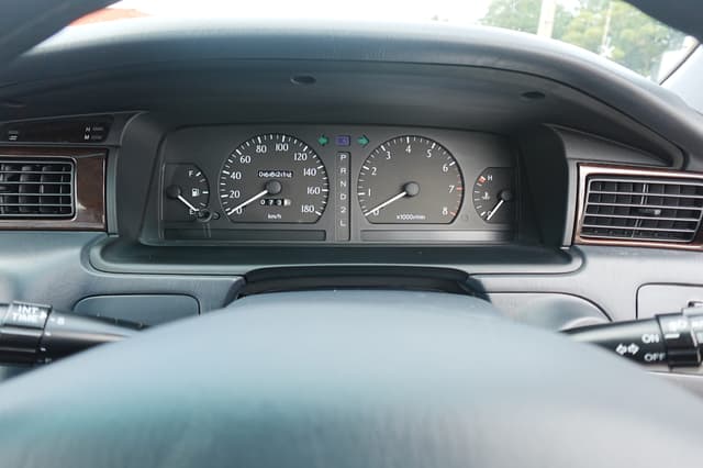 1995 Toyota Crown JDM car for sale — photo 14 of 15
