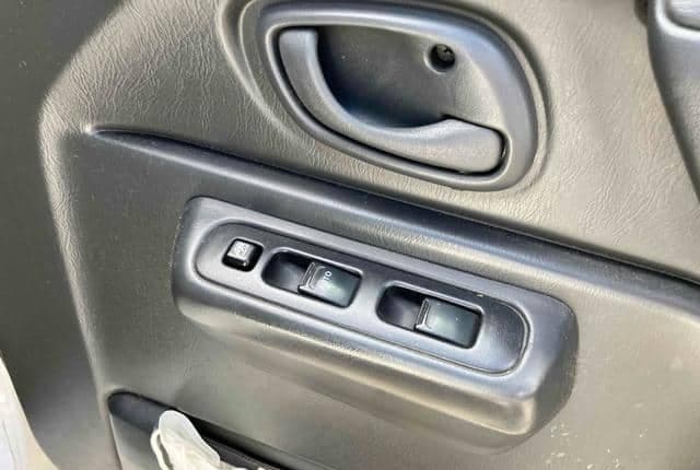 2010 Suzuki Jimny JDM car for sale — photo 7 of 20