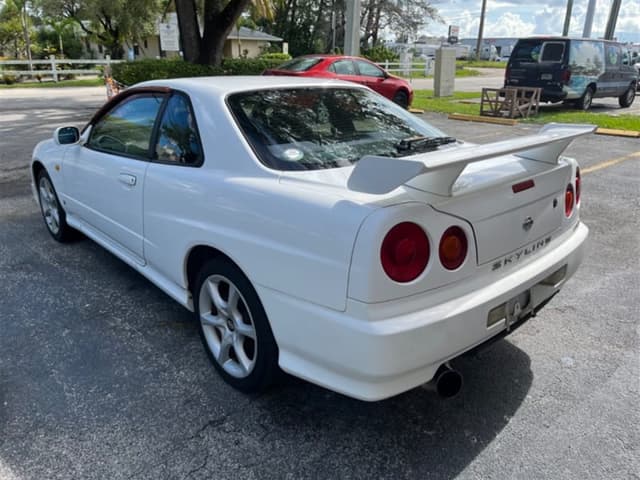 1998 Nissan Skyline JDM car for sale — photo 5 of 17