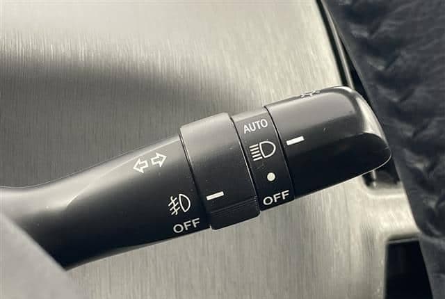 2011 Toyota Prius JDM car for sale — photo 12 of 25