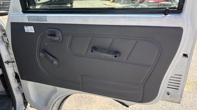 1998 Mitsubishi Minicab JDM car for sale — photo 9 of 25