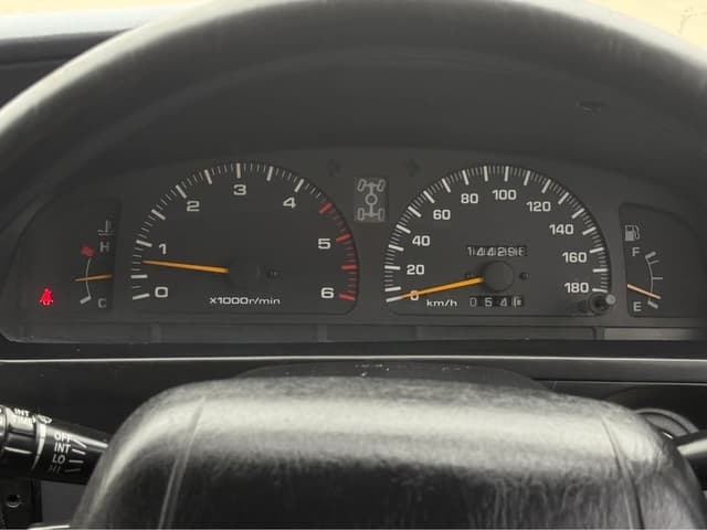1995 Toyota Hilux Surf JDM car for sale — photo 15 of 19
