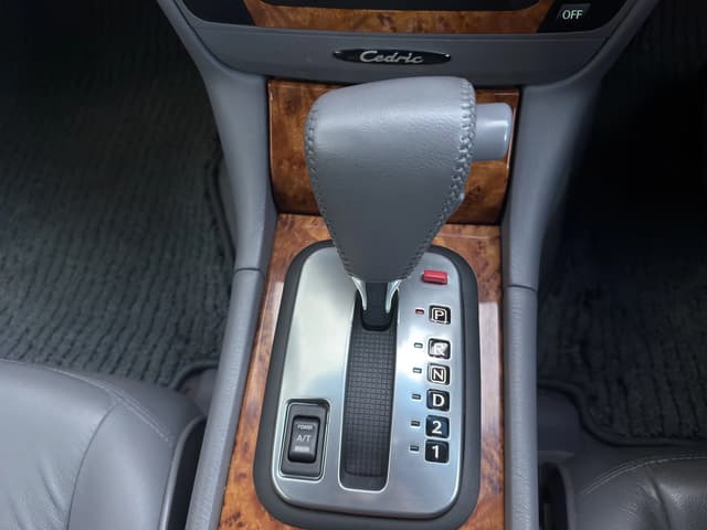 2001 Nissan Cedric JDM car for sale — photo 13 of 20