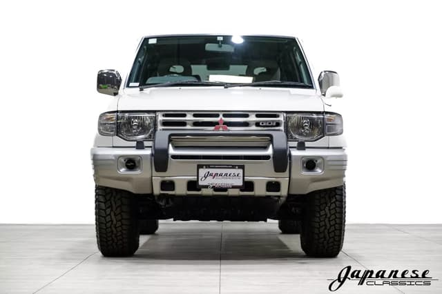 1997 Mitsubishi Pajero JDM car for sale — photo 3 of 25