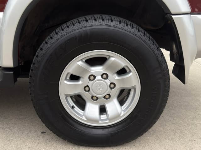 1995 Toyota Hilux Surf JDM car for sale — photo 18 of 19