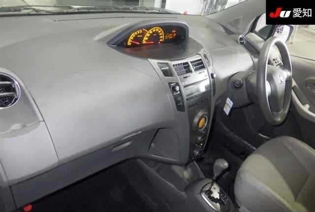 2008 Toyota Vitz JDM car for sale — photo 3 of 8