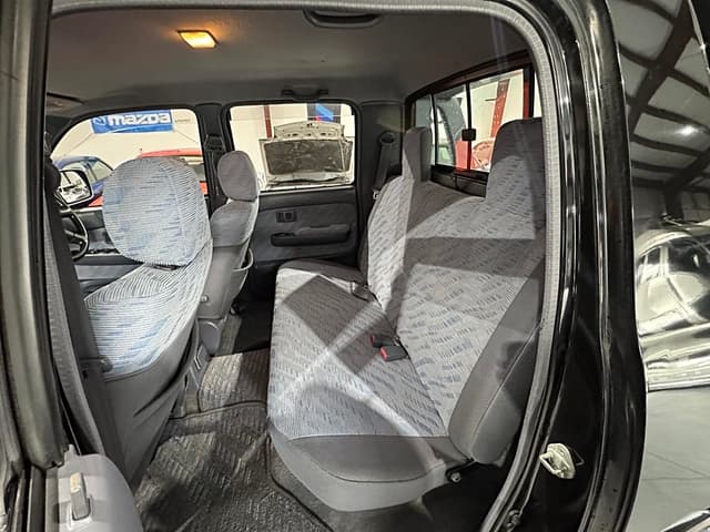 2000 Toyota Hilux JDM car for sale — photo 20 of 25