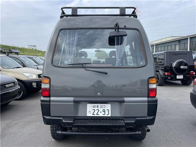 1995 Mitsubishi Delica JDM car for sale — photo 5 of 25