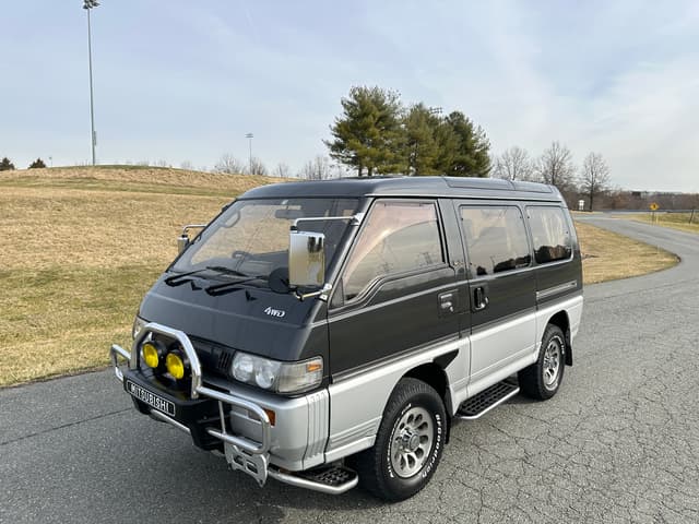 1993 Mitsubishi Delica JDM car for sale — photo 5 of 10