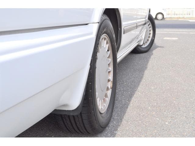 1995 Nissan Gloria JDM car for sale — photo 14 of 25