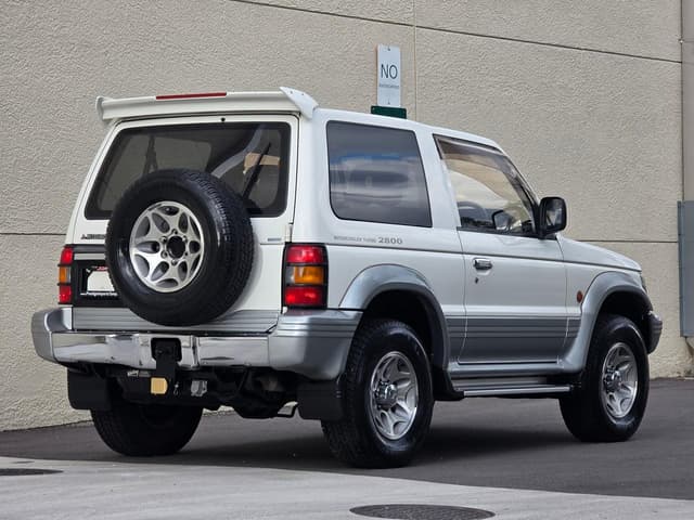 1997 Mitsubishi Pajero JDM car for sale — photo 13 of 25