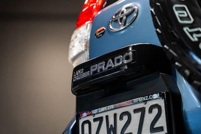 2010 Toyota Land Cruiser Prado JDM car for sale — photo 11 of 20