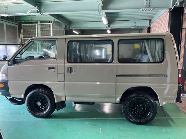 1998 Mitsubishi Delica JDM car for sale — photo 11 of 15