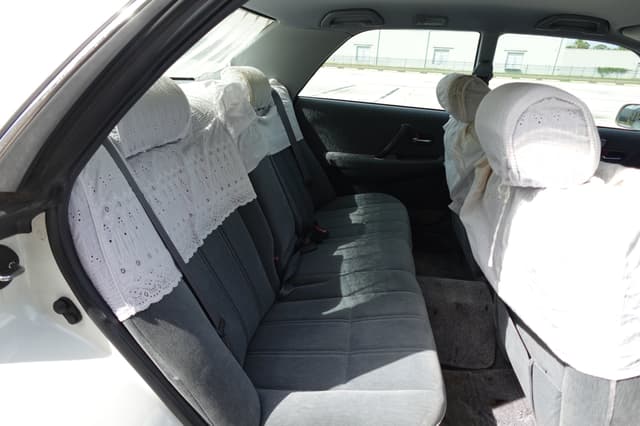 1998 Toyota Crown JDM car for sale — photo 13 of 17