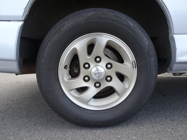1999 Toyota Regius JDM car for sale — photo 11 of 25