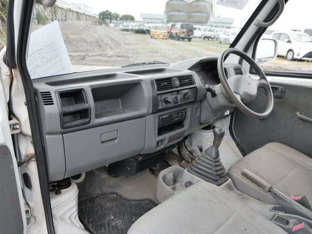2002 Mitsubishi Minicab JDM car for sale — photo 22 of 25