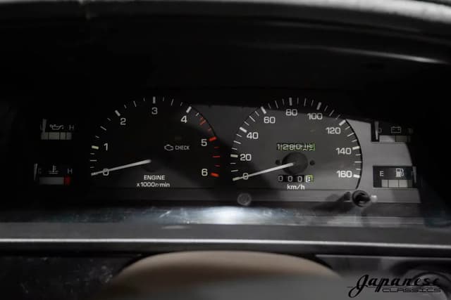 1995 Toyota Hilux Surf JDM car for sale — photo 13 of 25