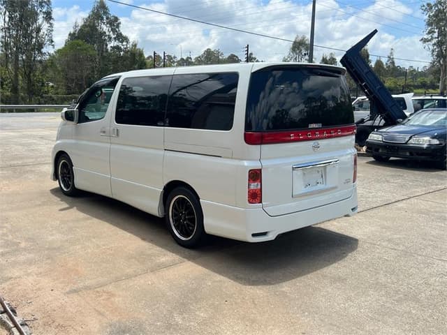 2010 Nissan Elgrand JDM car for sale — photo 5 of 14