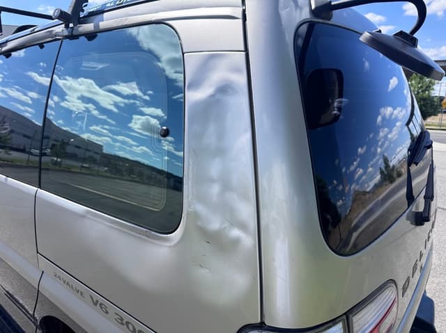 1997 Mitsubishi Delica JDM car for sale — photo 7 of 23