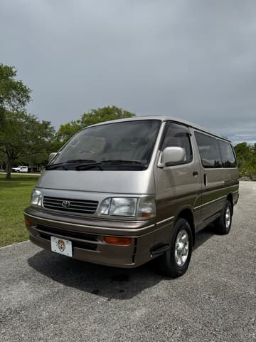 1994 Toyota HiAce JDM car for sale — photo 2 of 25