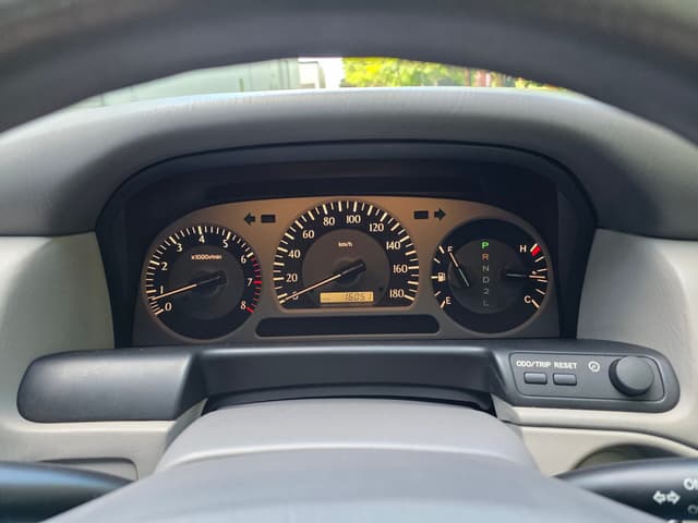 2000 Toyota Crown JDM car for sale — photo 9 of 13