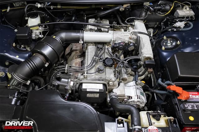 1998 Toyota Crown JDM car for sale — photo 4 of 25