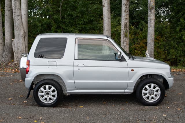 2001 Mitsubishi Pajero Mini JDM car for sale — photo 7 of 14