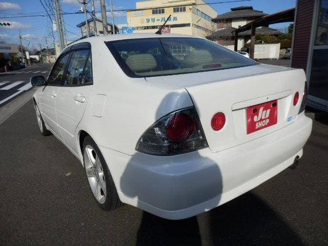 2001 Toyota Altezza JDM car for sale — photo 2 of 20