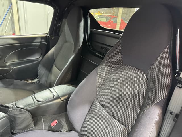 2002 Mazda Roadster (Eunos Roadster / MX-5) JDM car for sale — photo 14 of 25
