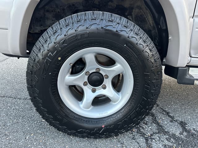 1996 Toyota Hilux Surf JDM car for sale — photo 19 of 20