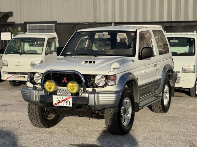 1996 Mitsubishi Pajero JDM car for sale — photo 4 of 25