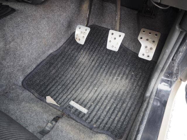 1997 Suzuki Jimny JDM car for sale — photo 12 of 20