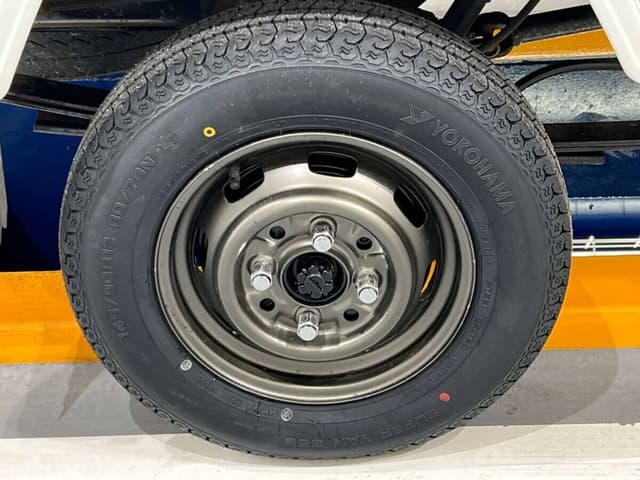 1998 Daihatsu Hijet JDM car for sale — photo 15 of 24