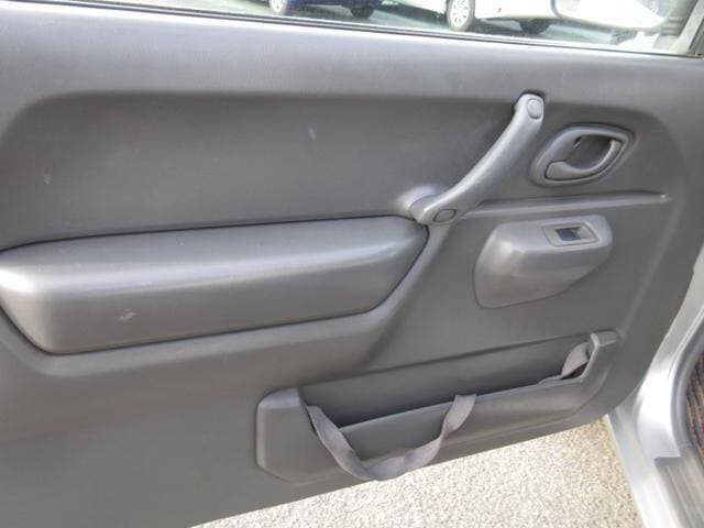 2001 Suzuki Jimny JDM car for sale — photo 14 of 18