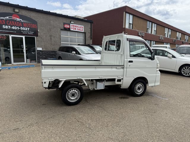 2008 Daihatsu Hijet JDM car for sale — photo 2 of 11