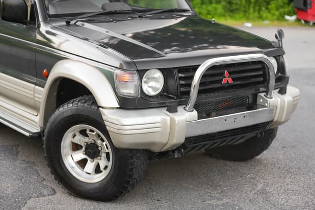 1993 Mitsubishi Pajero JDM car for sale — photo 12 of 25