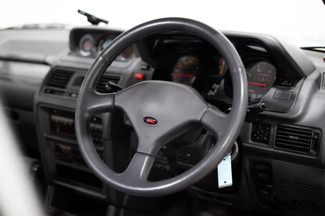 1992 Mitsubishi Pajero JDM car for sale — photo 12 of 25
