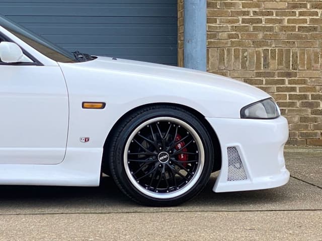 1993 Nissan Skyline JDM car for sale — photo 5 of 25