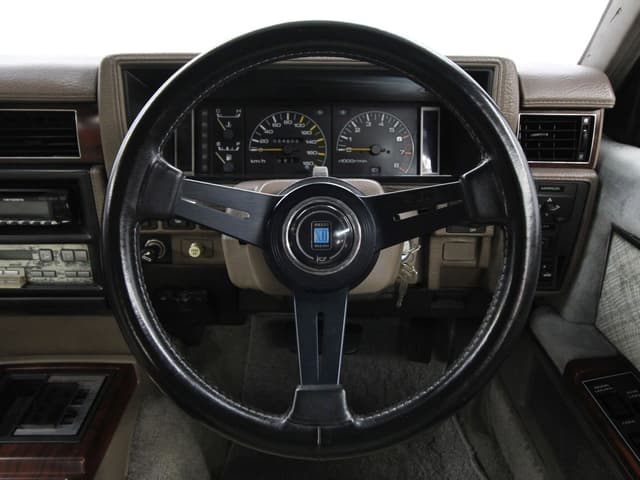 1983 Nissan Gloria JDM car for sale — photo 10 of 25