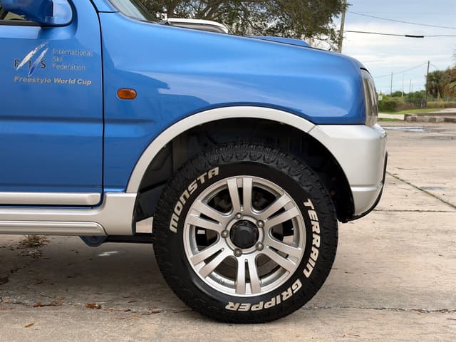2001 Suzuki Jimny JDM car for sale — photo 10 of 18