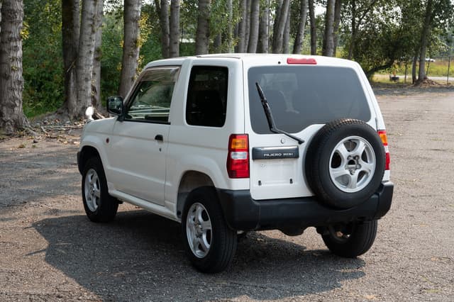 1998 Mitsubishi Pajero Mini JDM car for sale — photo 4 of 15