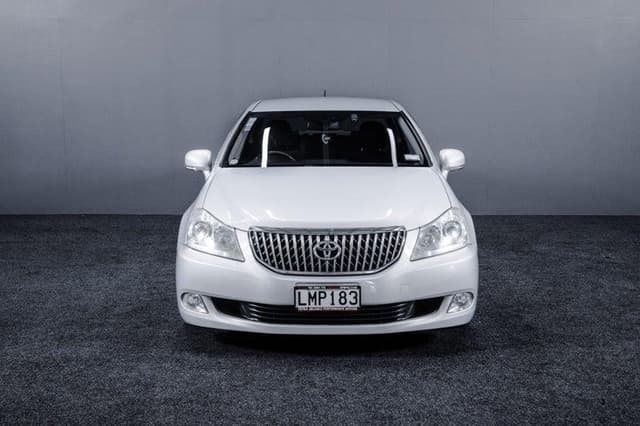 2009 Toyota Majesta JDM car for sale — photo 2 of 20