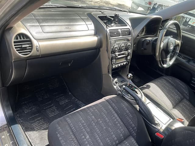 1998 Toyota Altezza JDM car for sale — photo 13 of 17
