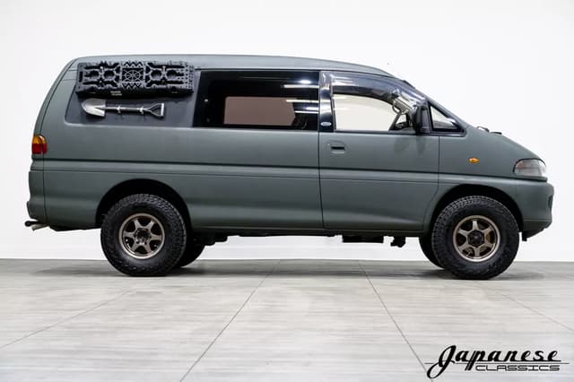 1994 Mitsubishi Delica JDM car for sale — photo 5 of 25