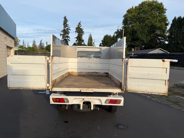 2001 Mitsubishi Minicab JDM car for sale — photo 24 of 25