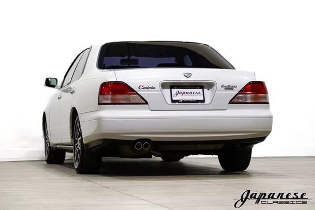 1997 Nissan Gloria JDM car for sale — photo 6 of 25