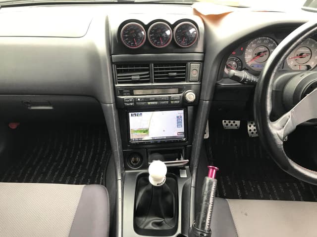 1998 Nissan Skyline JDM car for sale — photo 5 of 10