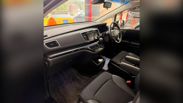 2015 Honda Odyssey JDM car for sale — photo 5 of 14