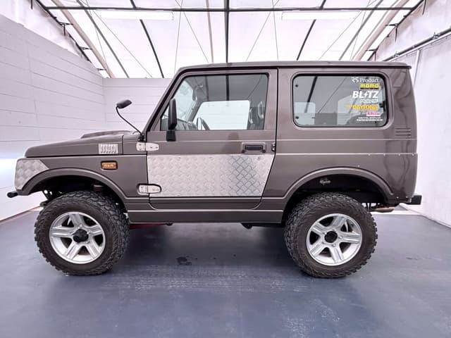 1997 Suzuki Jimny JDM car for sale — photo 3 of 25