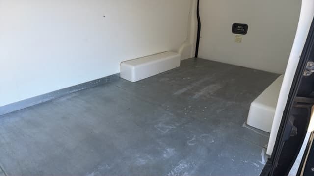 2001 Nissan Caravan JDM car for sale — photo 15 of 18
